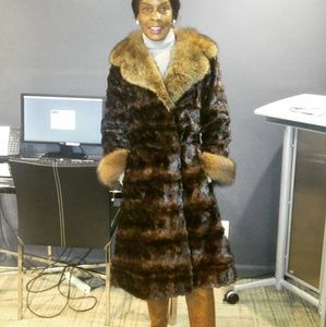 Meet your Posher, Deborah